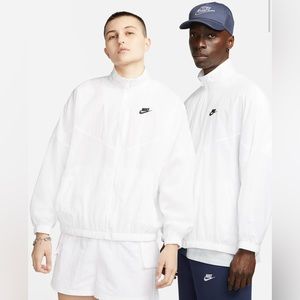 New Nike  women sportswear windrunner